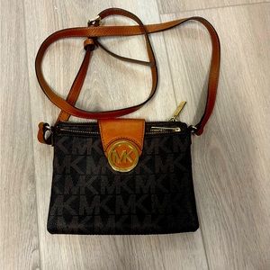 Micheal Kors Brown Crossbody